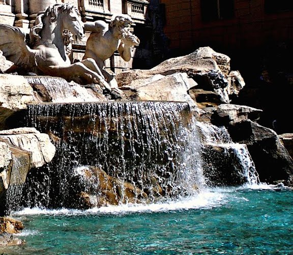 fontana di trevi by uncujuncu